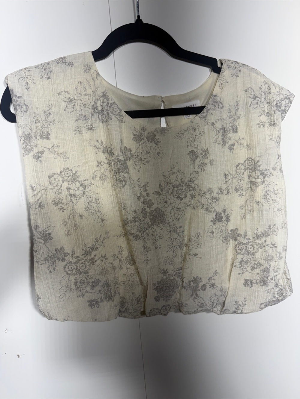 Blu Pepper Cream Floral Short-Sleeve Blouse